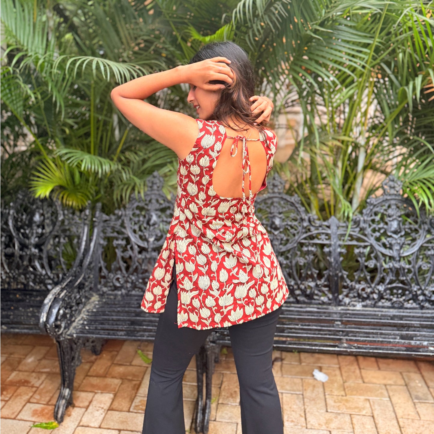 Saaniya Deep Back Kurti